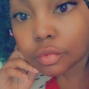 Meet your Posher, Felicia